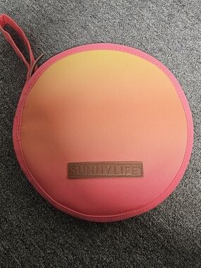 Sunnylife Sunset Ombre Round Picnic Pack in Pink and Orange